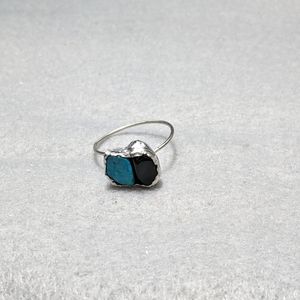 Turquoise and onyx ring